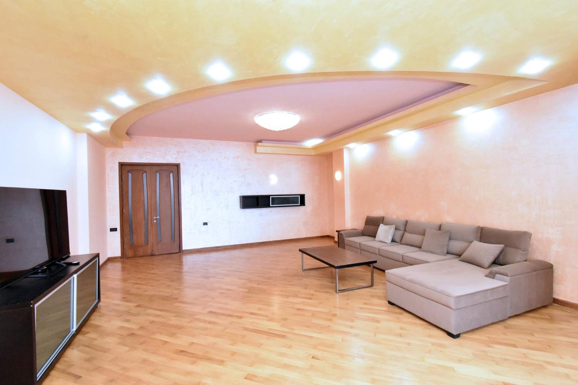 Amiryan Street, 3 Bedrooms Grand And Sunny Apartmet Am2711 Yerevan Exterior photo